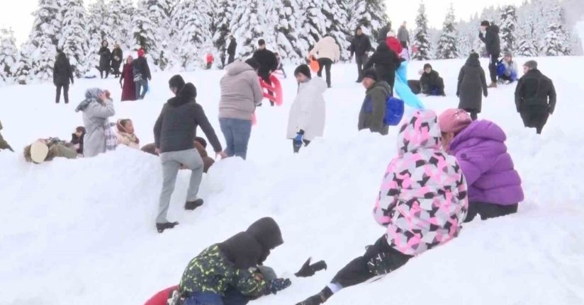 Uludağ, yarıyıl tatilinde yüzbinlerce kişiyi ağırladı