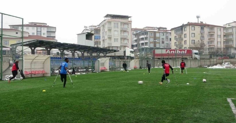 Depremde 4 futbolcusunu kaybeden Malatya ampute takımı pes etmiyor