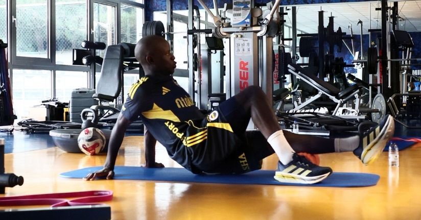 N'Golo Kante, Fenerbahçe'de ilk antrenmanını yaptı