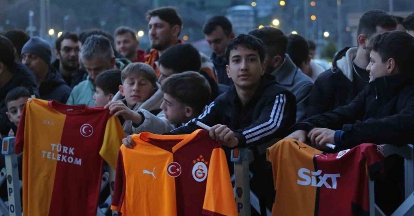 Galatasaray’a, Rize’de coşkulu karşılama
