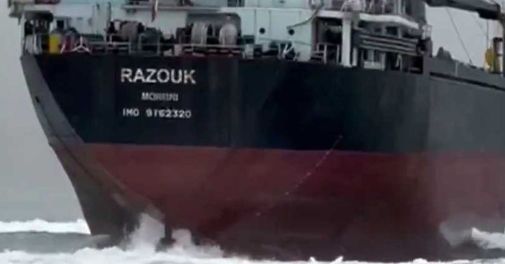 Sarıyer’de karaya oturan gemi kurtarıldı