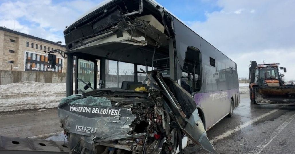 Yüksekova’da 18 kişinin yaralandığı kazanın görüntüleri ortaya çıktı
