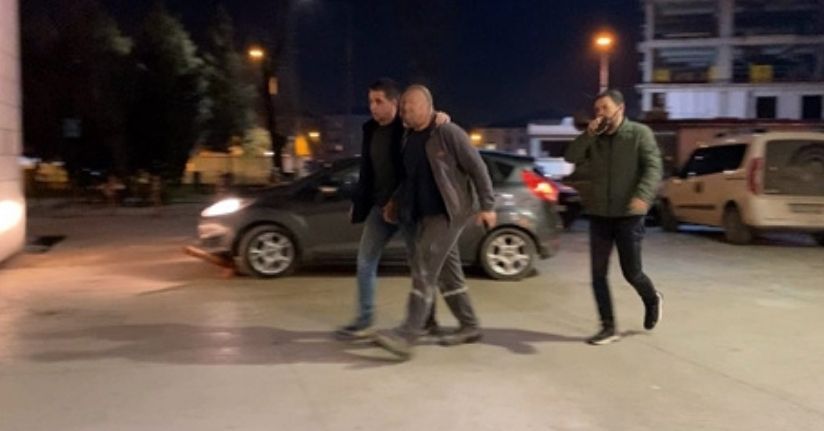 Tartıştığı kayınbiraderi ile araya girmek isteyen eşini bıçakladıTartıştığı kayınbiraderi ile araya girmek isteyen eşini bıçakladı