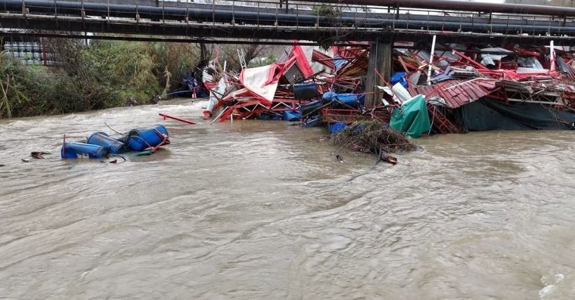 Dimçayı taştı, işletmeler su altında kaldı hasarın boyutu dronla görüntülendi