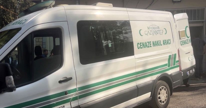 Düğün salonu önünde silahlı saldırıya uğrayan genç kurtarılamadı