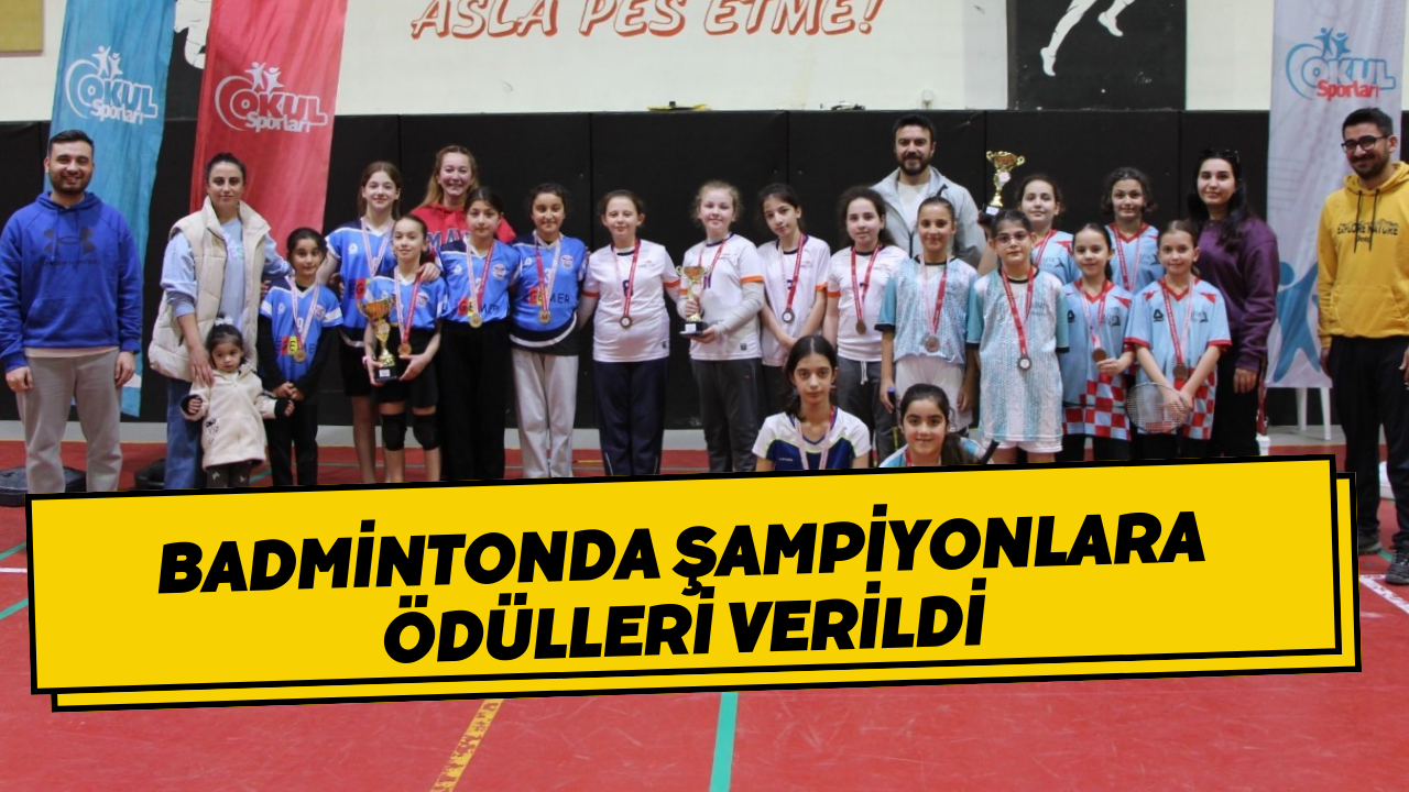 Badmintonda Şampiyonlara Ödülleri Verildi
