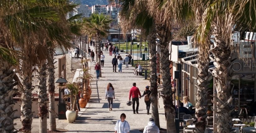 Antalya'da güneşi gören sahile koştu