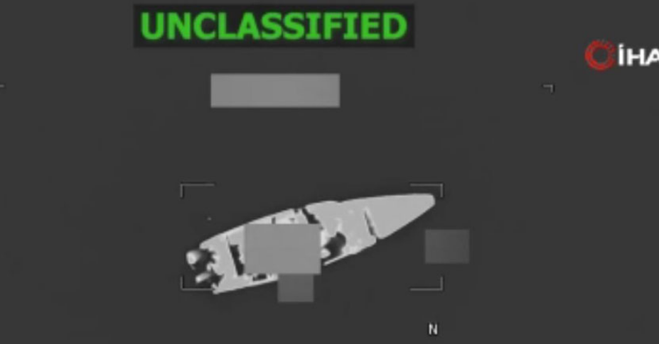 ABD ordusu, Karayipler’de uyuşturucu taşıdığı belirlenen tekneyi vurdu: 