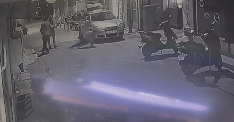 Kanlı hesaplaşma kameraya böyle yansıdı... Peş peşe ateş açtı, soğukkanlı tavırları dikkat çekti