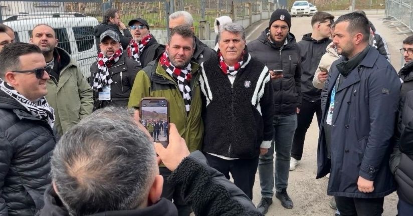 Serdal Adalı, Kocaeli deplasmanında taraftarlarla tribüne girdi