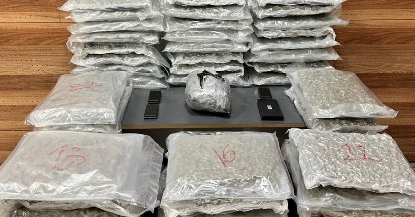  Avcılar'da düzenlenen operasyonda 48 kilo uyuşturucu ele geçirildi Avcılar'da düzenlenen operasyonda 48 kilo uyuşturucu ele geçirildi