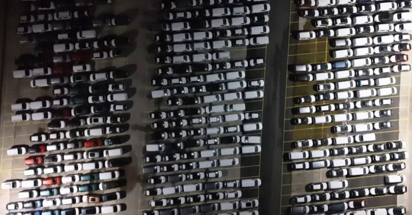 Haydarpaşa Limanı’nda gece mesaisi: 2026 model araçlar limana indirildi