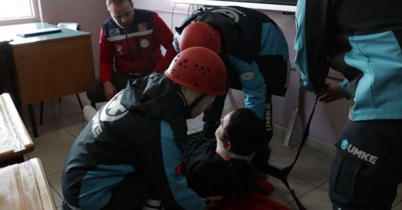 Zonguldak Anadolu Lisesi’nde deprem tatbikatı düzenlendi