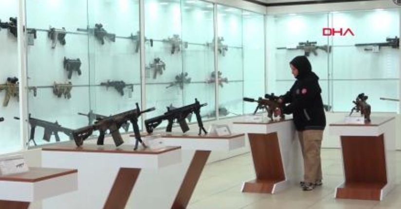 Mühendis Ümmügülsüm, Mehmetçik'in silahını test ediyor