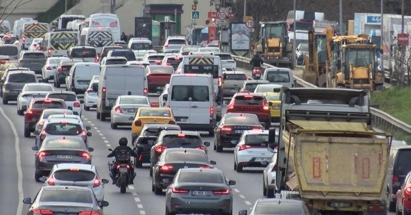  İstanbul'da haftanın ilk iş gününde trafik yoğunluğu