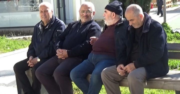 Gençler kaçıyor, emekliler yerleşiyor