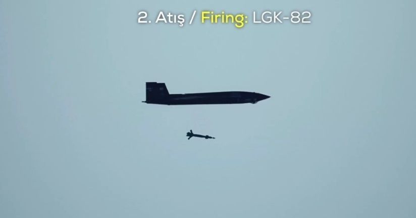 Bayraktar KIZILELMA LGK-82 ve TEBER-82 mühimmatlarıyla hedefi tam isabetle vurdu