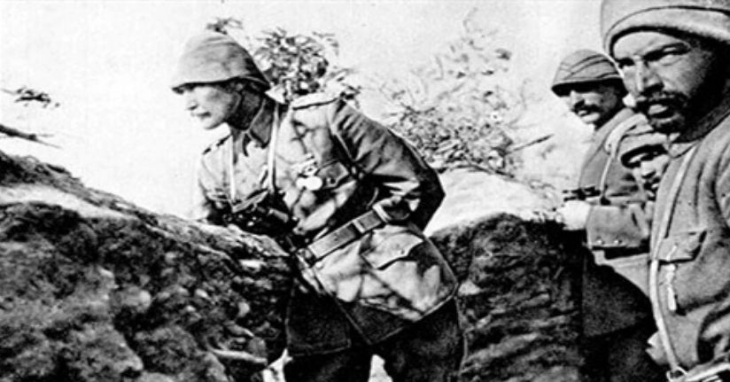 Atatürk, 18 Mart'ta denetime giderken bombardımana yakalanmış