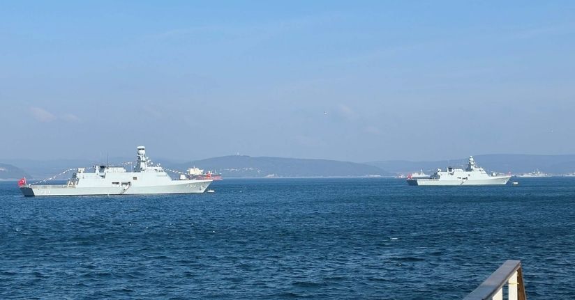 Çanakkale'de ziyarete açılan Deniz Kuvvetleri Komutanlığı'na bağlı gemilere yoğun ilgi