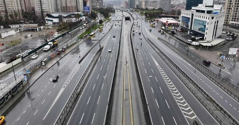 İstanbul'da bayramın ilk günü yollar boş kaldı