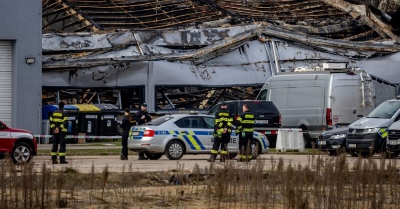 Trafik kazasında aynı aileden iki kişi yaşamını yitirirken, üç kişi yaralandı