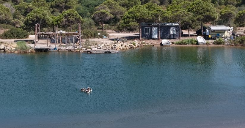 'Sahilkondu' ve barakalara yıkım süreci; lağımları nehri ve denizi kirletiyor