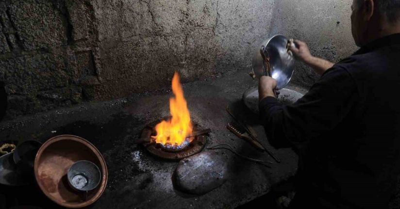 Bakırcılar Çarşısı’nda zamana direnen son ustalar