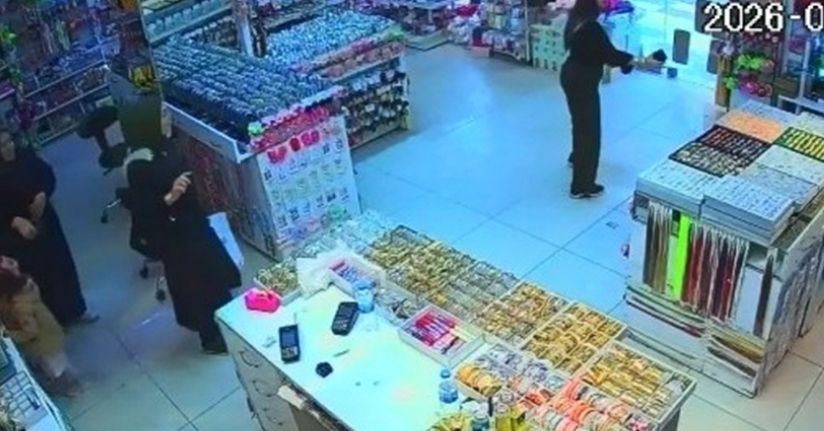 Depreme alışverişte yakalandılar, yarıda bırakıp kaçtılar