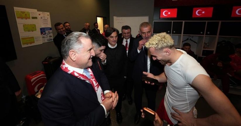 Cumhurbaşkanı Erdoğan, A Milli Futbol Takımı’nı tebrik etti