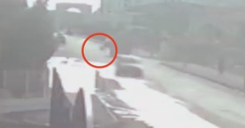 Köpekten kaçarken kamyonun altında kalarak ölmüştü, sınıf arkadaşlarının vefası anneyi duygulandırdı