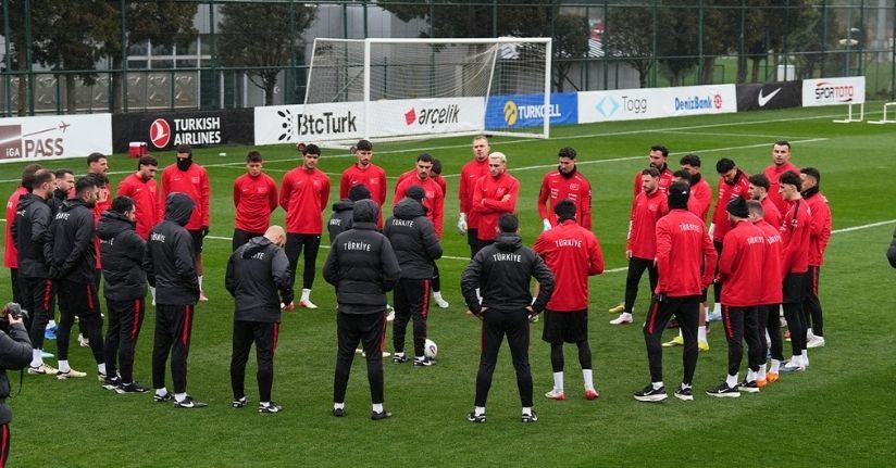 A Milli Futbol Takımı, yağmur altında çalıştı