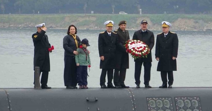 'TCG Dumlupınar' denizaltısında şehit olan 81 denizci için anma töreni düzenlendi