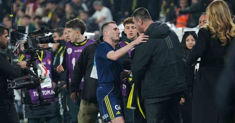 Fenerbahçeli futbolculardan derbi galibiyeti coşkusu