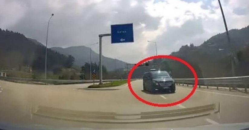 Ters yönden gelen araç faciayı böyle teğet geçti