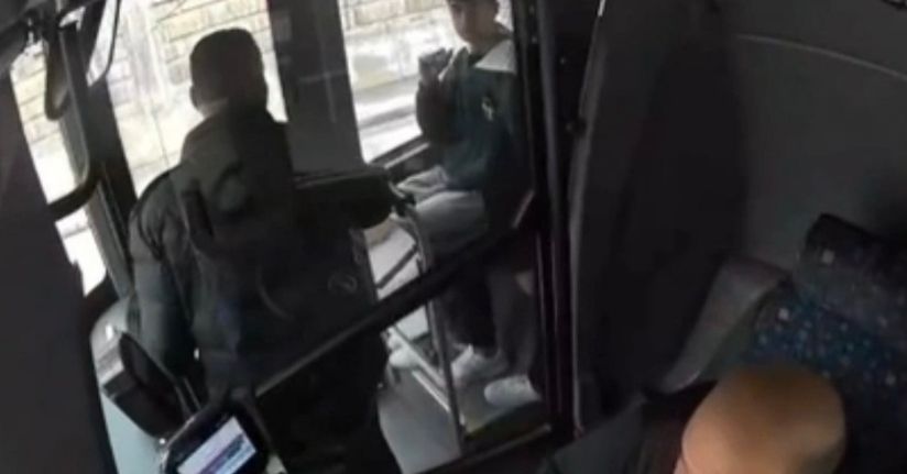 Otobüs şoförü güzergahı değiştirdi, fenalaşan yolcuyu hastaneye yetiştirdi