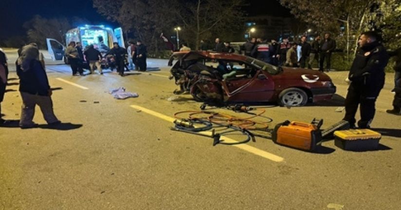 Antalya'da otomobiller çarpıştı: 1 ölü, 5 yaralı