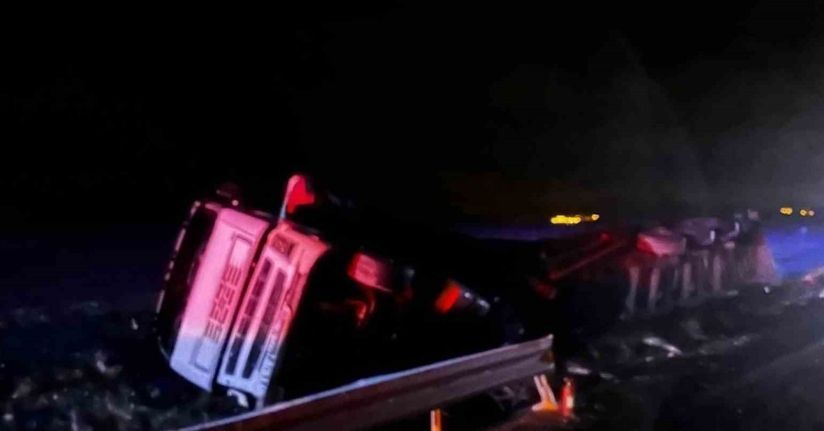 Aşkale’de zincirleme kaza: 4 jandarma personeli yaralandı