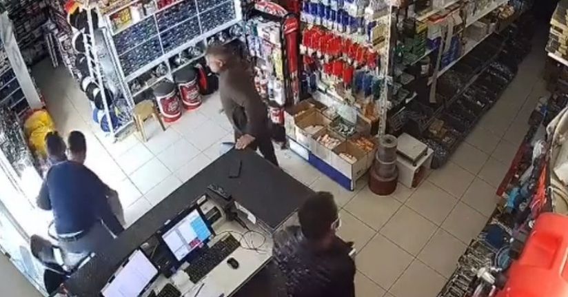 Antalya’da depremi fark edince sokağa fırladılar