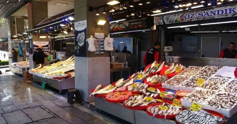 Denizlerde av yasağının başlamasının ardından tezgahlar kültür balıklarına kaldı