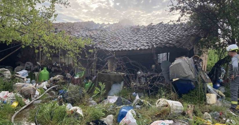 Manisa’da ev yangını: 1 kişi hayatını kaybetti