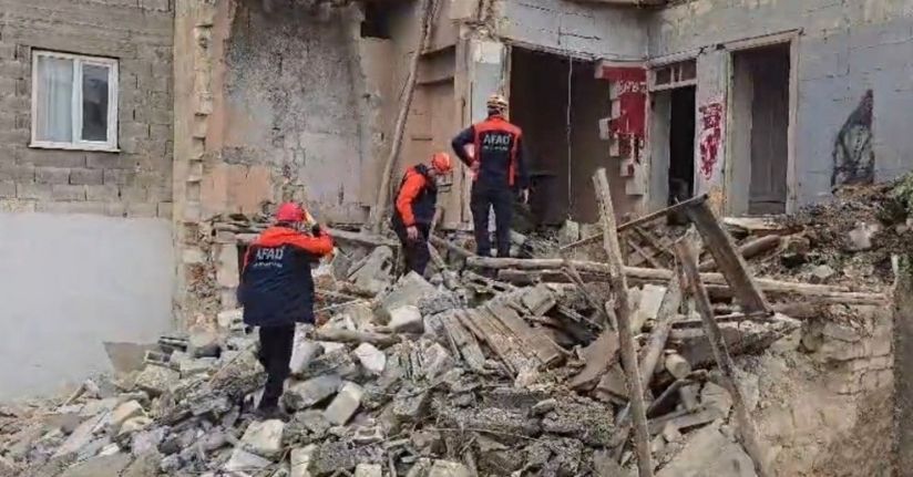 Gaziantep’te yoğun yağış sonrası kerpiç bina çöktü: 2 yaralı