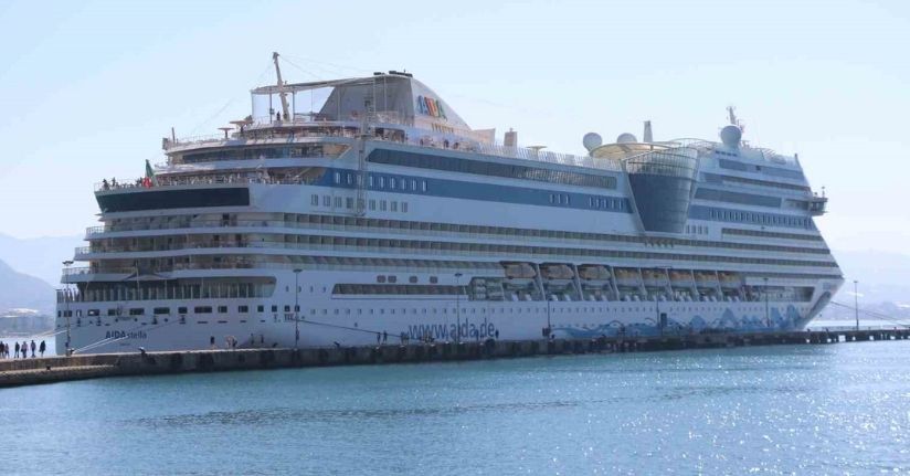 Alanya’ya lüks kruvaziyer ile 2 bin turist geldi
