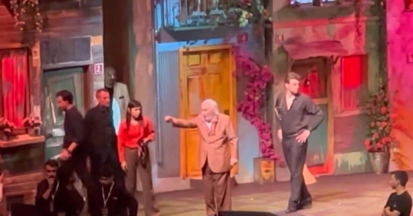 Tiyatrocu Müjdat Gezen hastaneye kaldırıldı