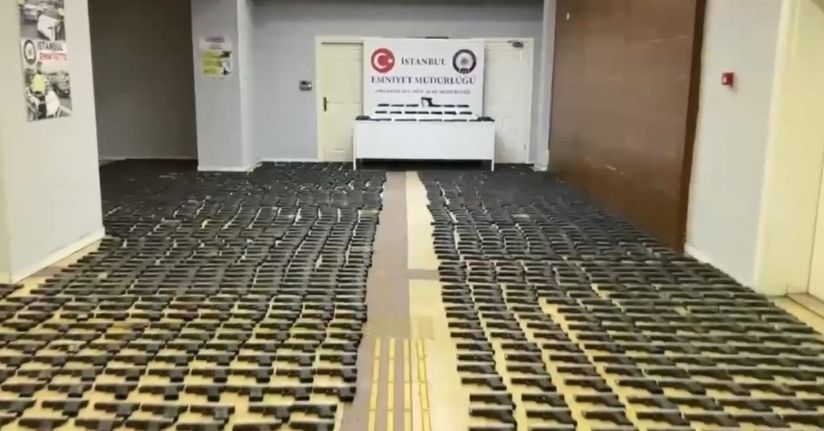İstanbul’da büyük operasyon: Toprak altında binlerce silah parçası ele geçirildi