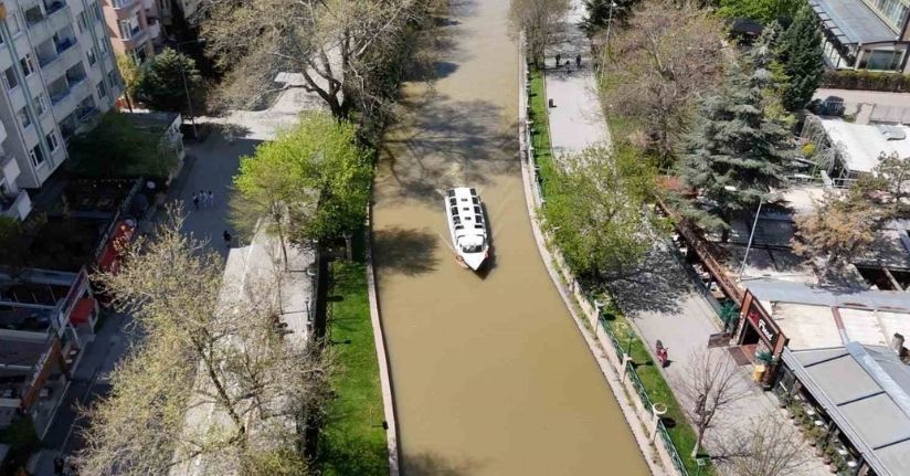 Porsuk Çayı kahverengiye döndü