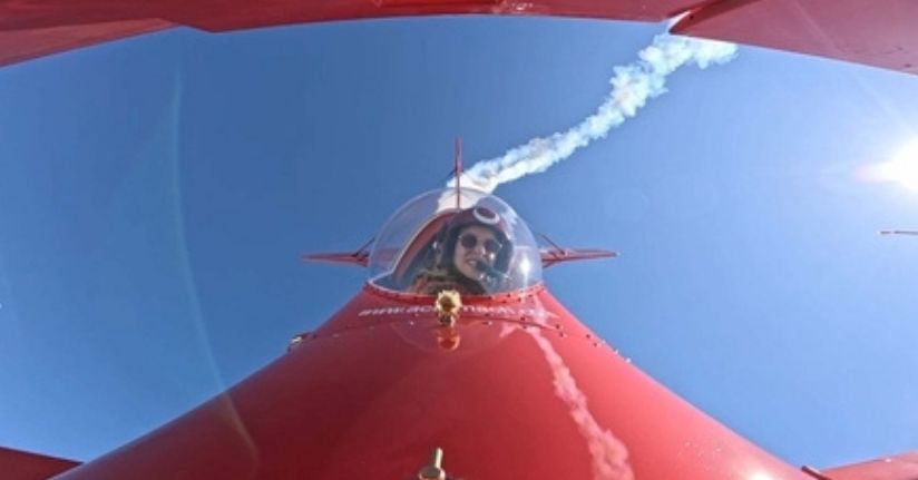 Türkiye’nin ilk profesyonel kadın akrobasi pilotundan, Dünya Pilotlar Günü’ne özel gösteri