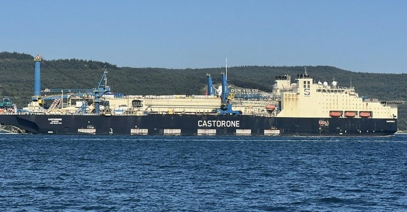 Boru döşeme gemisi, Çanakkale Boğazı'ndan geçti