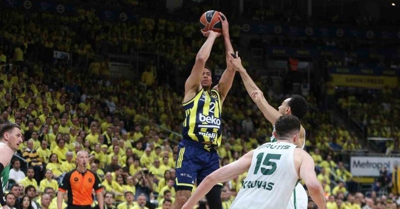 Fenerbahçe, Euroleague play-off serisinde 1-0 öne geçti