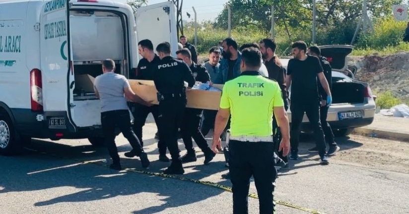 Park halindeki otomobilin içerisinde ölü bulundu