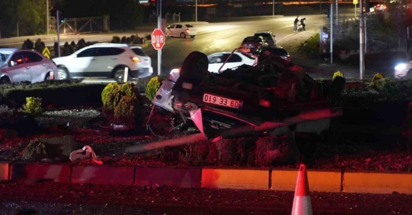 Niğde’de feci kaza: 2’si ağır, 4 yaralı